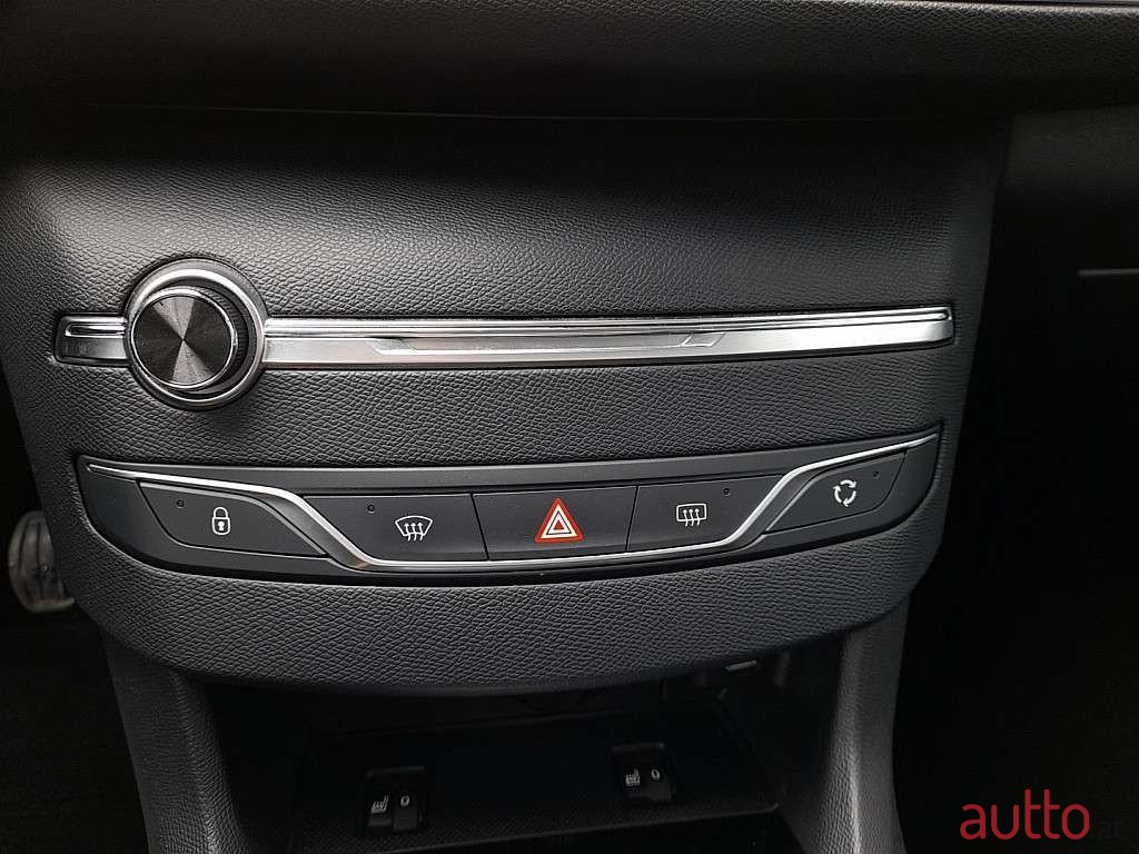 2018' Peugeot 308 photo #4