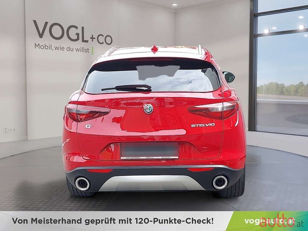 2019' Alfa Romeo Stelvio photo #5