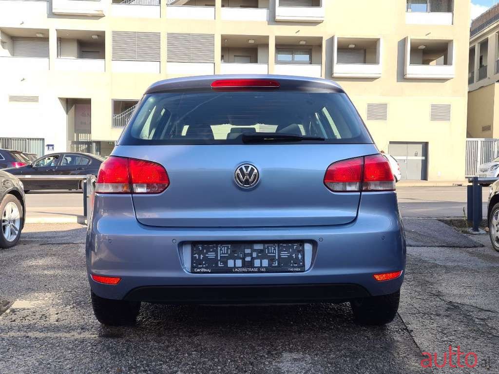 2009' Volkswagen Golf photo #5