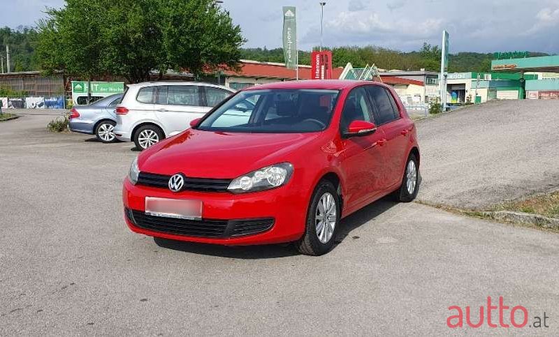 2009' Volkswagen Golf photo #2