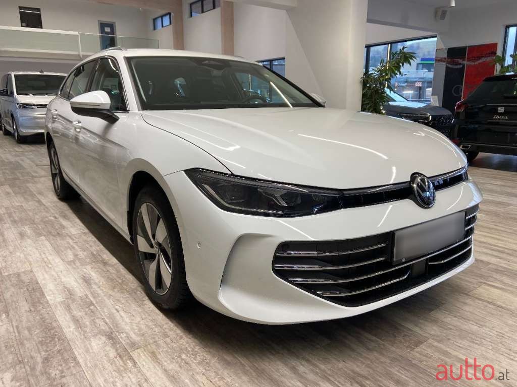 2023' Volkswagen Passat photo #3