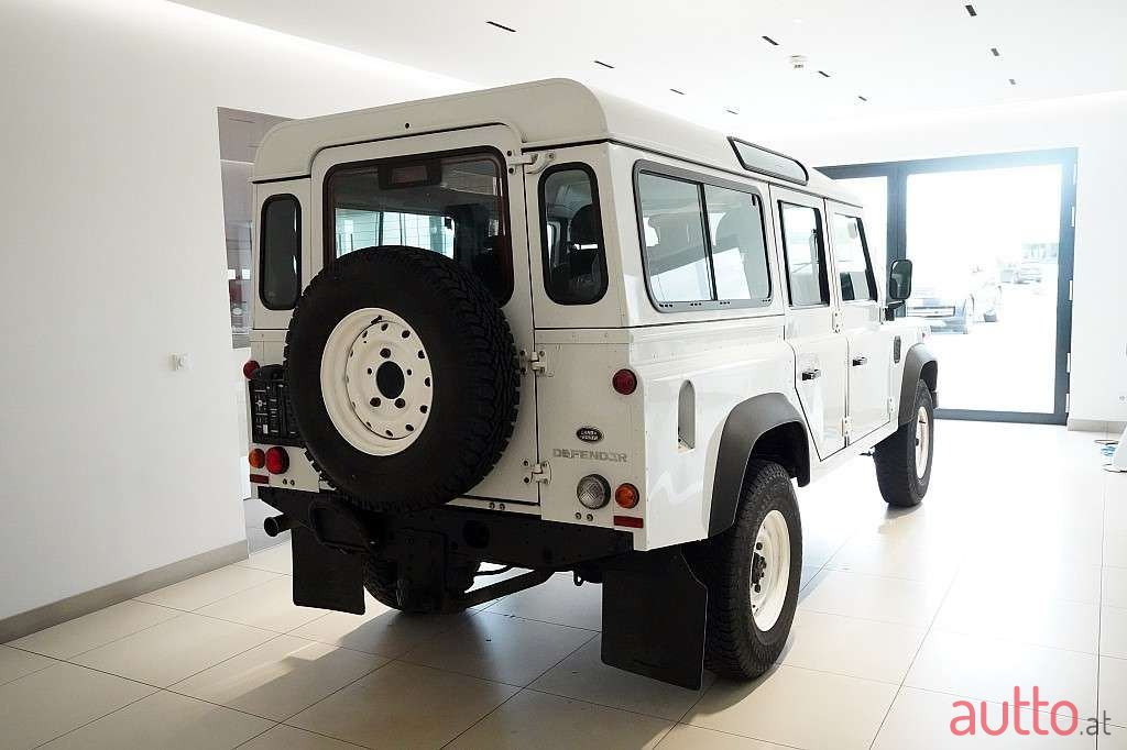 2016' Land Rover Defender photo #4