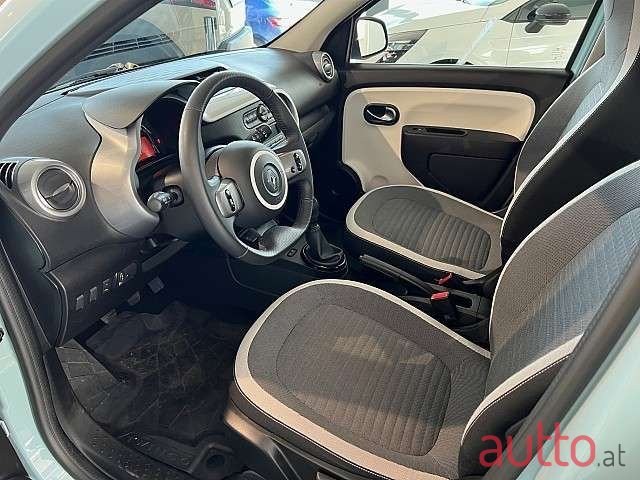 2022' Renault Twingo photo #2