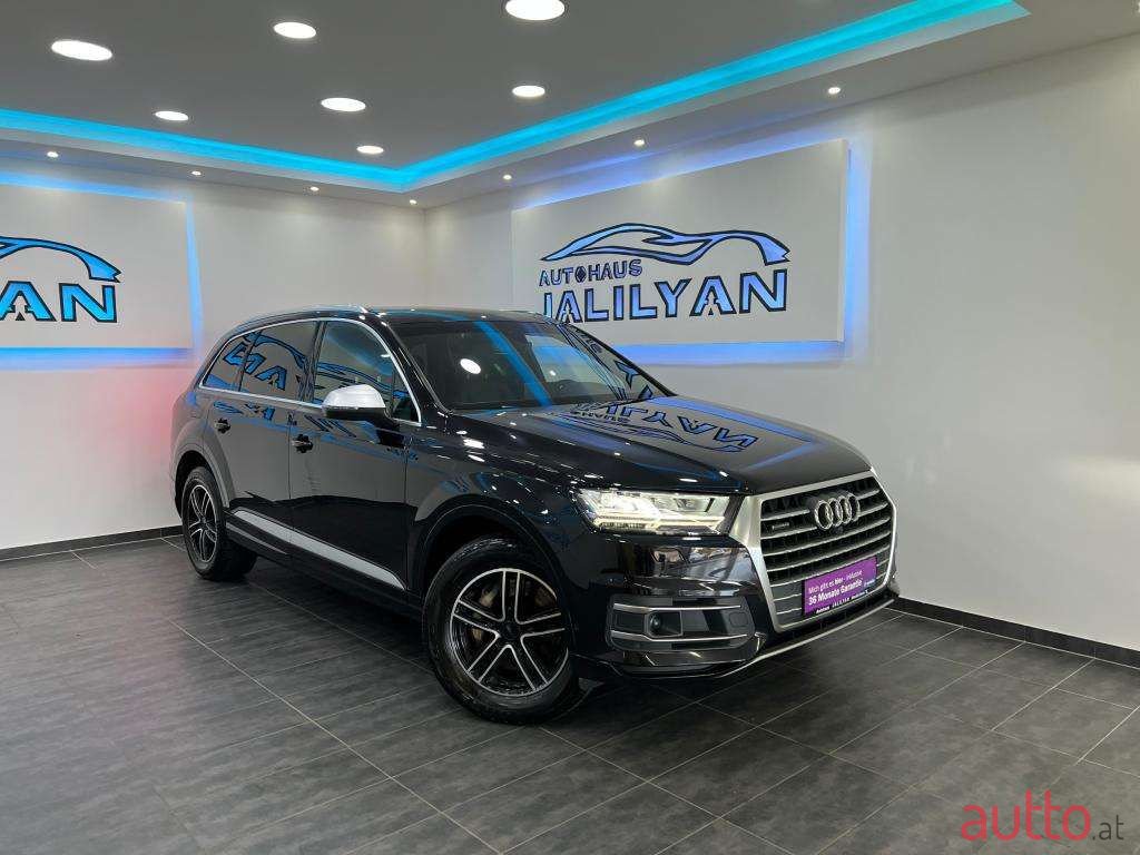 2018' Audi Q7 photo #1