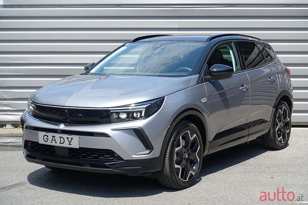 2022' Opel Grandland X photo #2