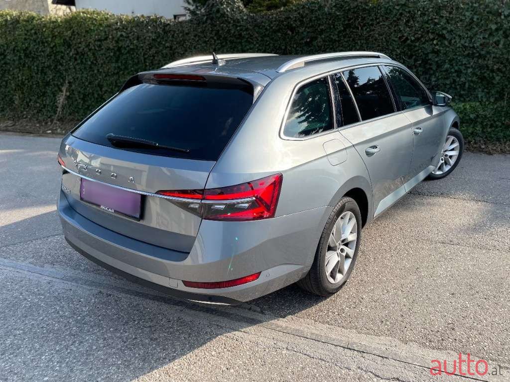 2020' Skoda Superb photo #5