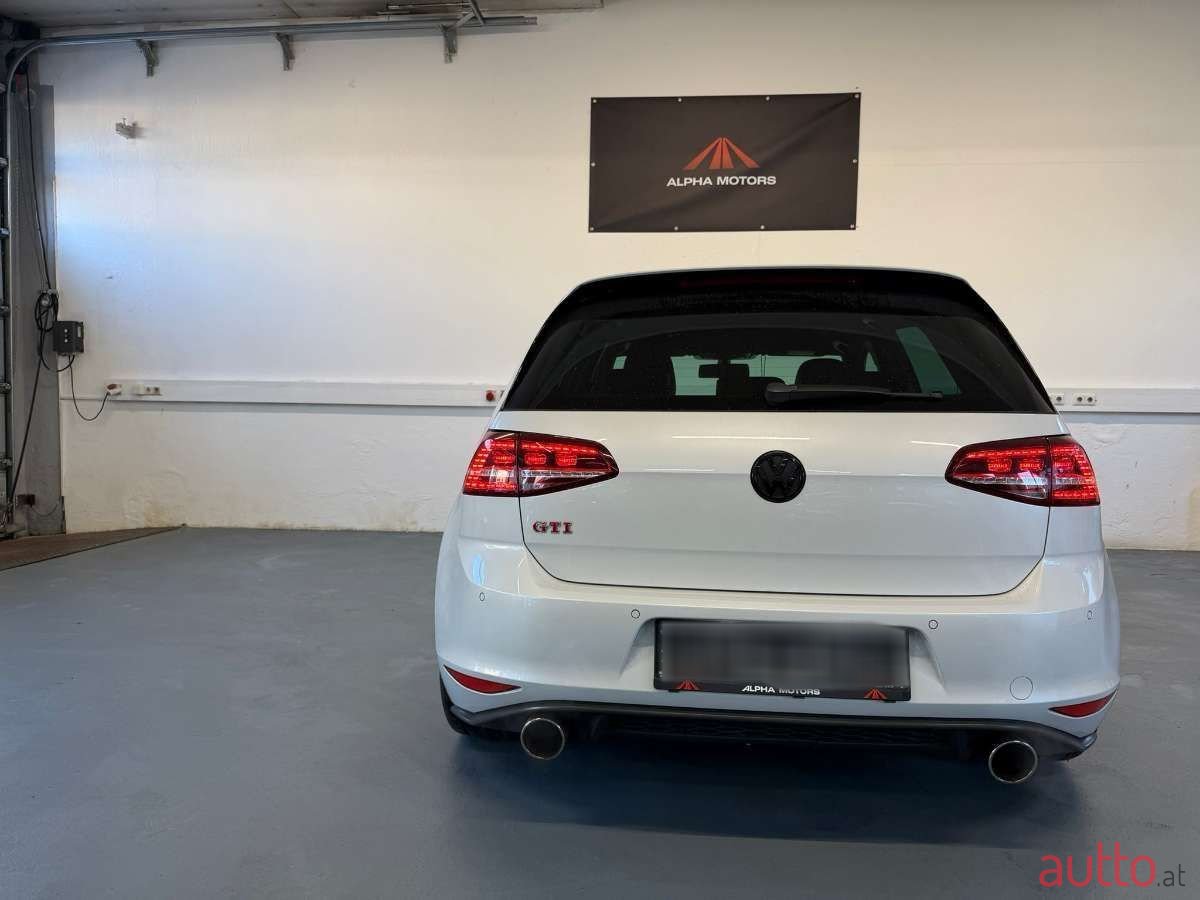 2014' Volkswagen Golf photo #2