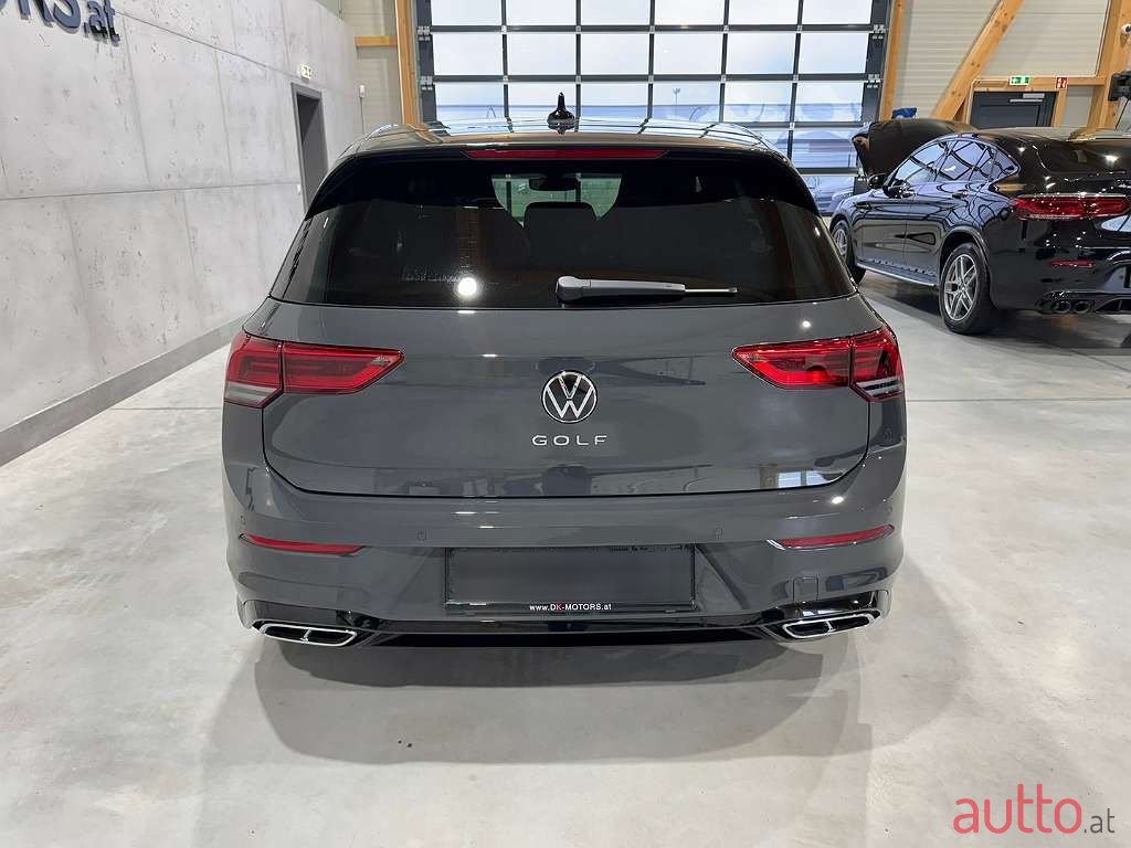 2023' Volkswagen Golf photo #3