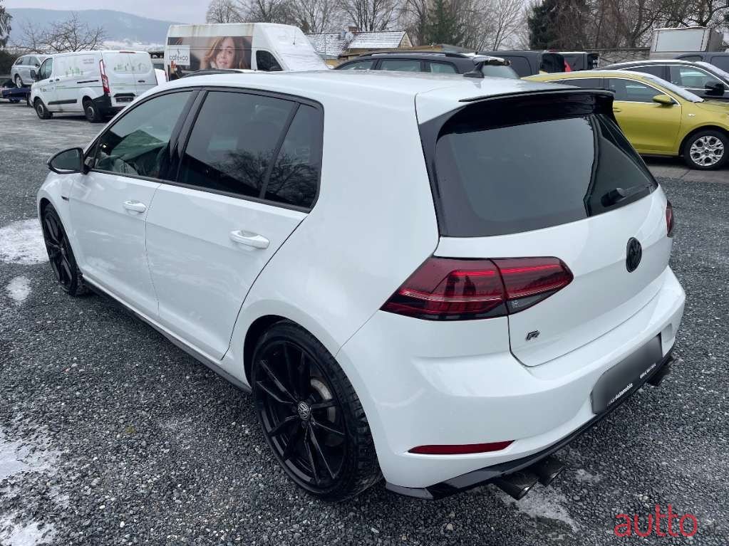 2019' Volkswagen Golf photo #5