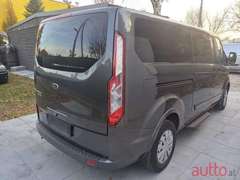 2023' Ford Tourneo photo #6