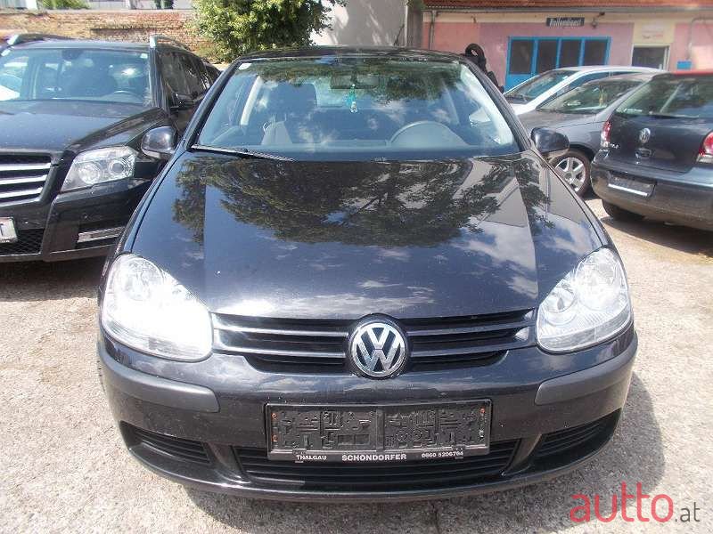 2005' Volkswagen Golf photo #1