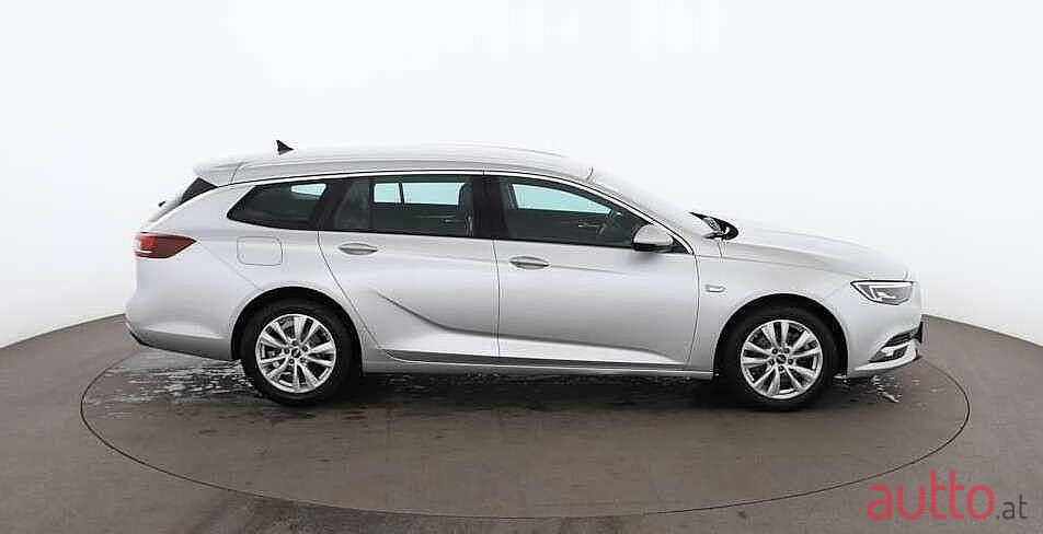 2019' Opel Insignia photo #2