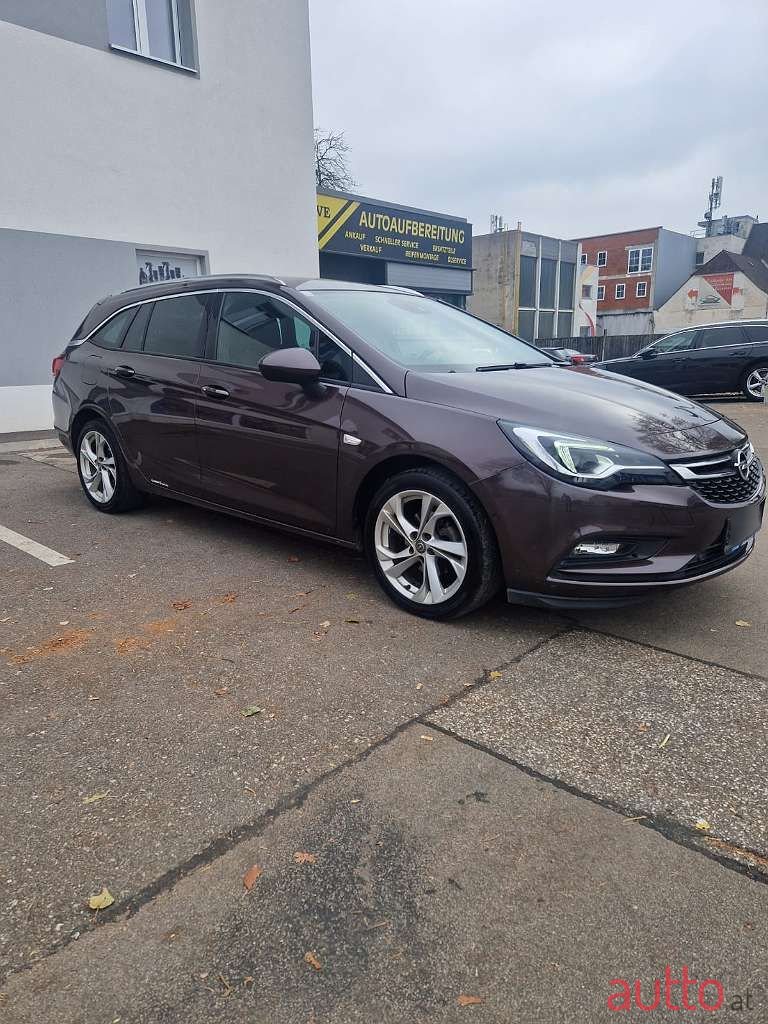 2017' Opel Astra photo #5