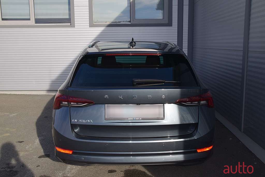 2020' Skoda Octavia photo #5