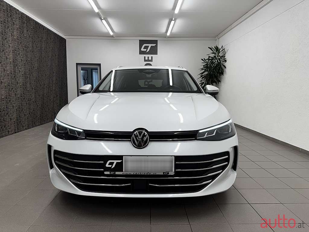 2024' Volkswagen Passat photo #2