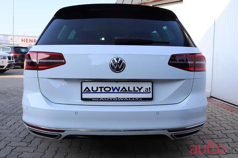 2017' Volkswagen Passat photo #3