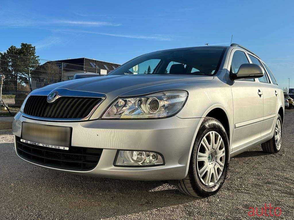 2012' Skoda Octavia photo #2