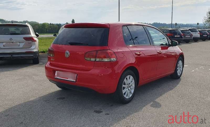2009' Volkswagen Golf photo #4