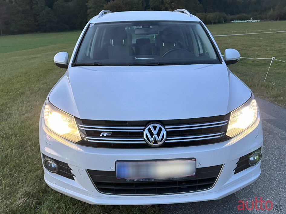 2016' Volkswagen Tiguan 2,0 TDI SCR 4Motion R-Line photo #1