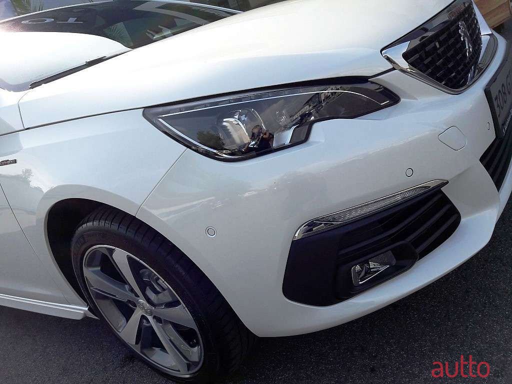 2017' Peugeot 308 photo #3
