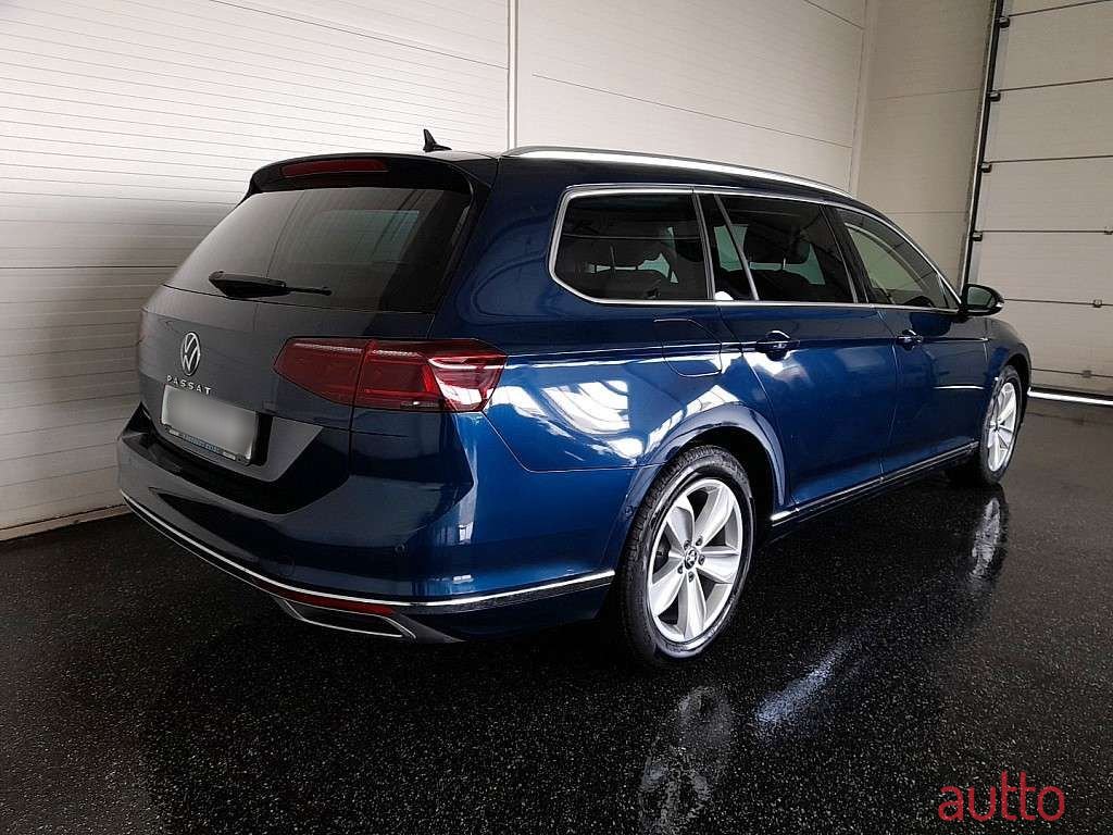 2022' Volkswagen Passat photo #1