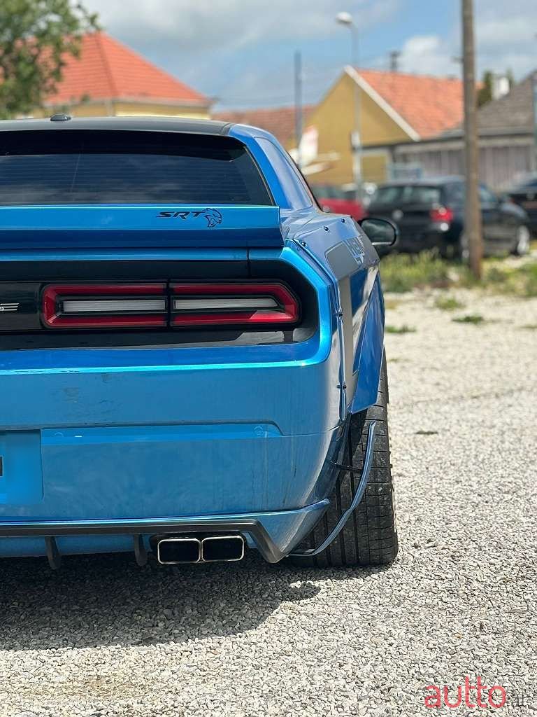 2010' Dodge Challenger photo #6