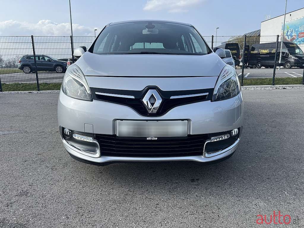 2012' Renault Grand Scenic photo #2