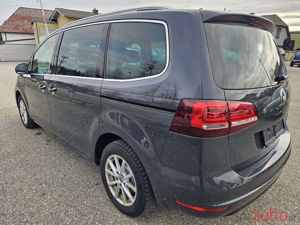 2019' Volkswagen Sharan photo #5