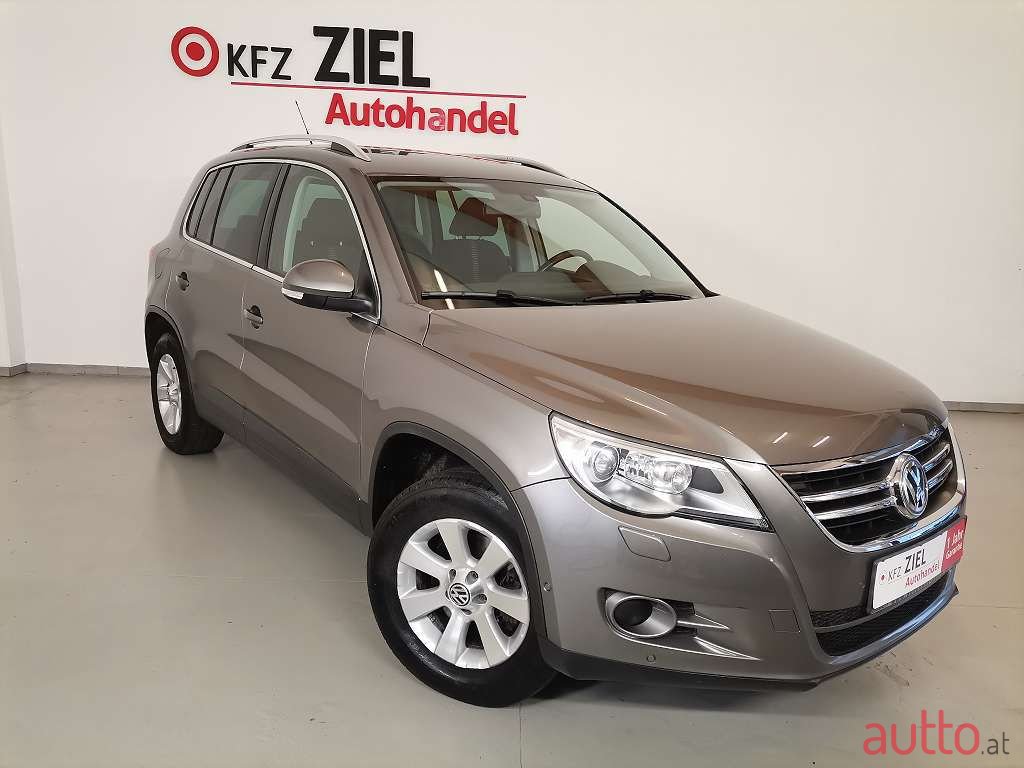 2009' Volkswagen Tiguan photo #1