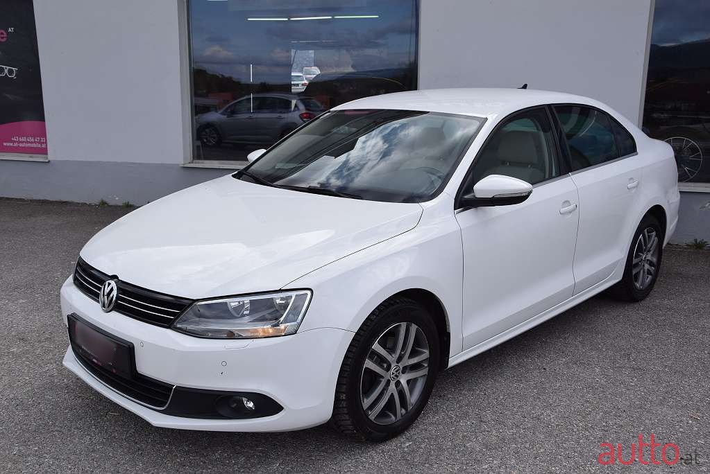2012' Volkswagen Jetta photo #4