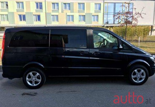 2004' Mercedes-Benz Viano photo #1