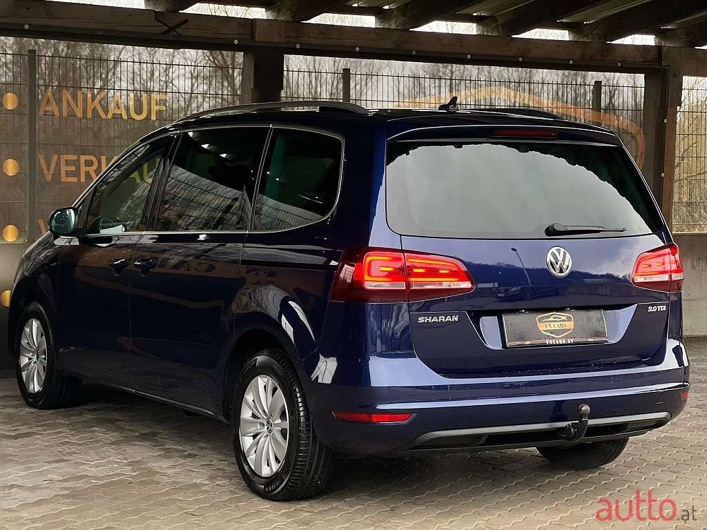 2017' Volkswagen Sharan photo #5