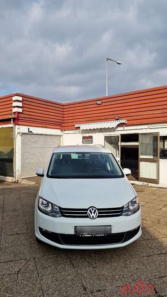 2015' Volkswagen Sharan photo #6