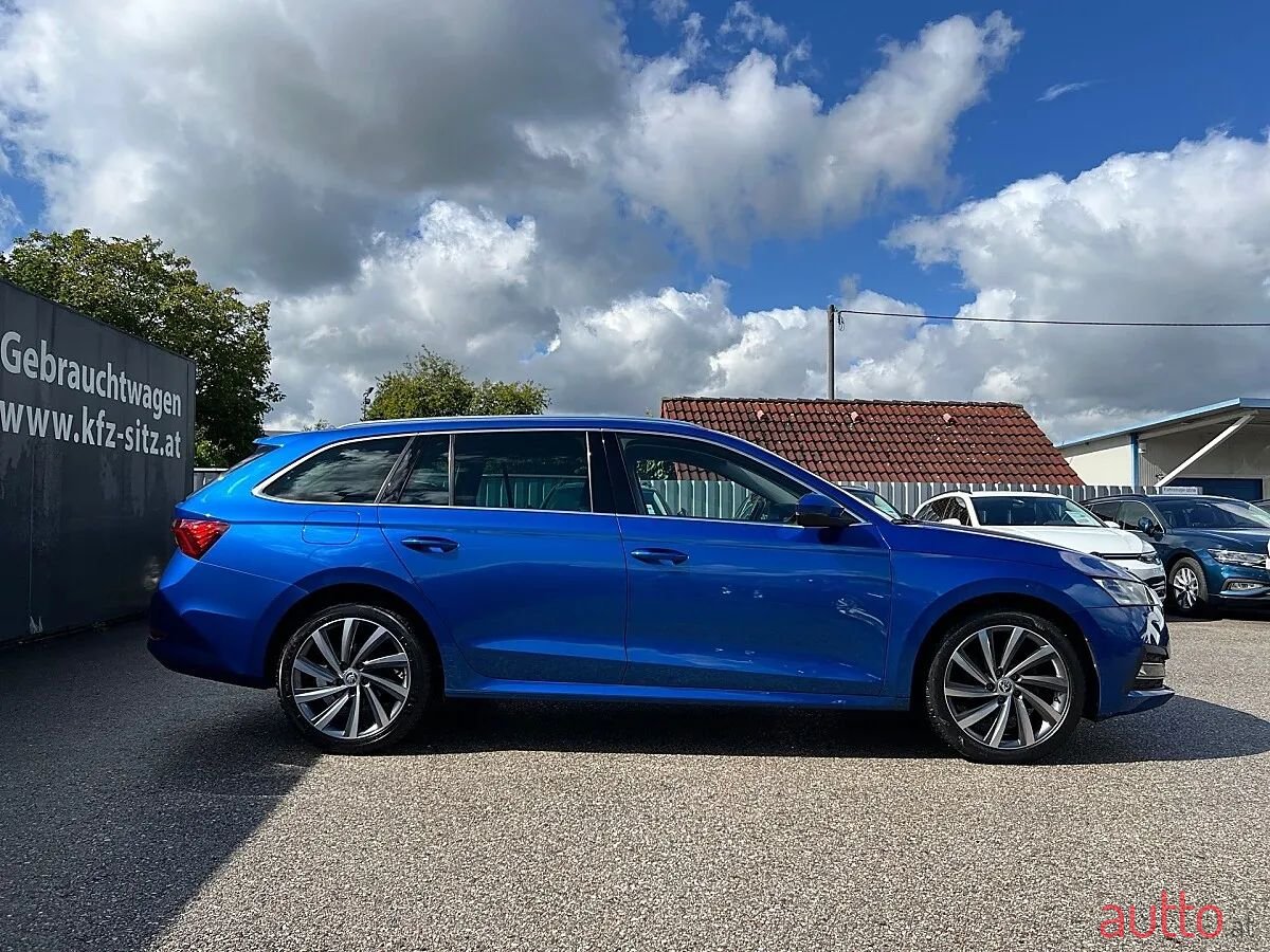 2023' Skoda Octavia photo #2