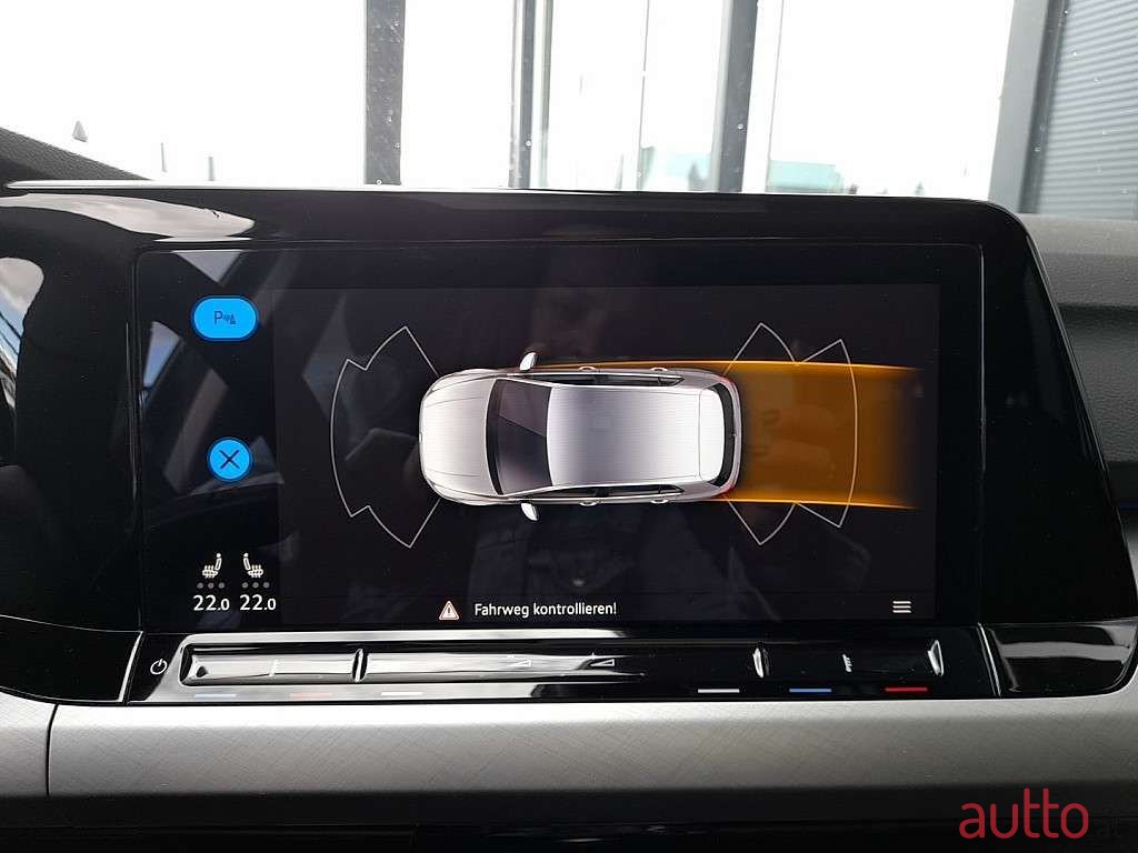 2022' Volkswagen Golf photo #4