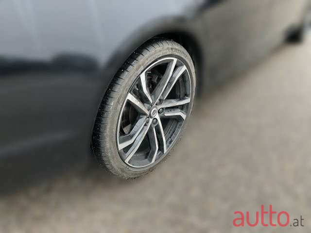 2022' Volvo V90 photo #5