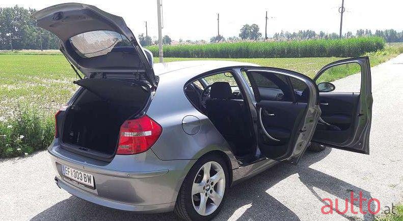 2009' BMW 1Er-Reihe photo #2