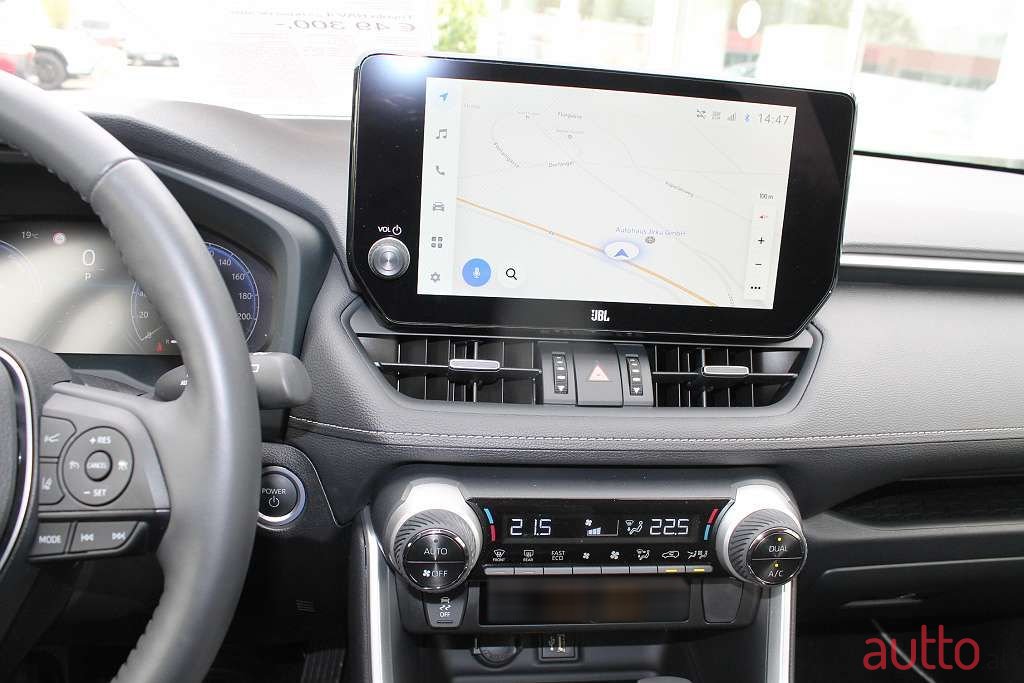 2024' Toyota RAV4 photo #4