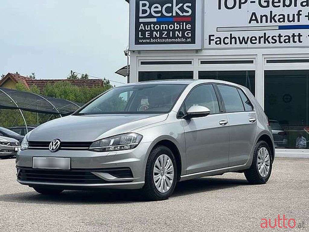 2019' Volkswagen Golf photo #1