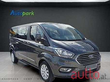 2023' Ford Tourneo photo #3