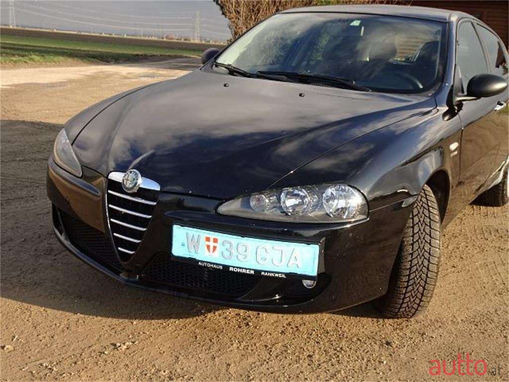 2006' Alfa Romeo 147 photo #1