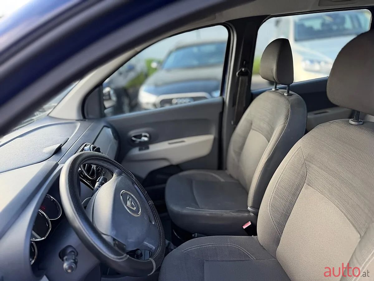 2013' Dacia Lodgy photo #5