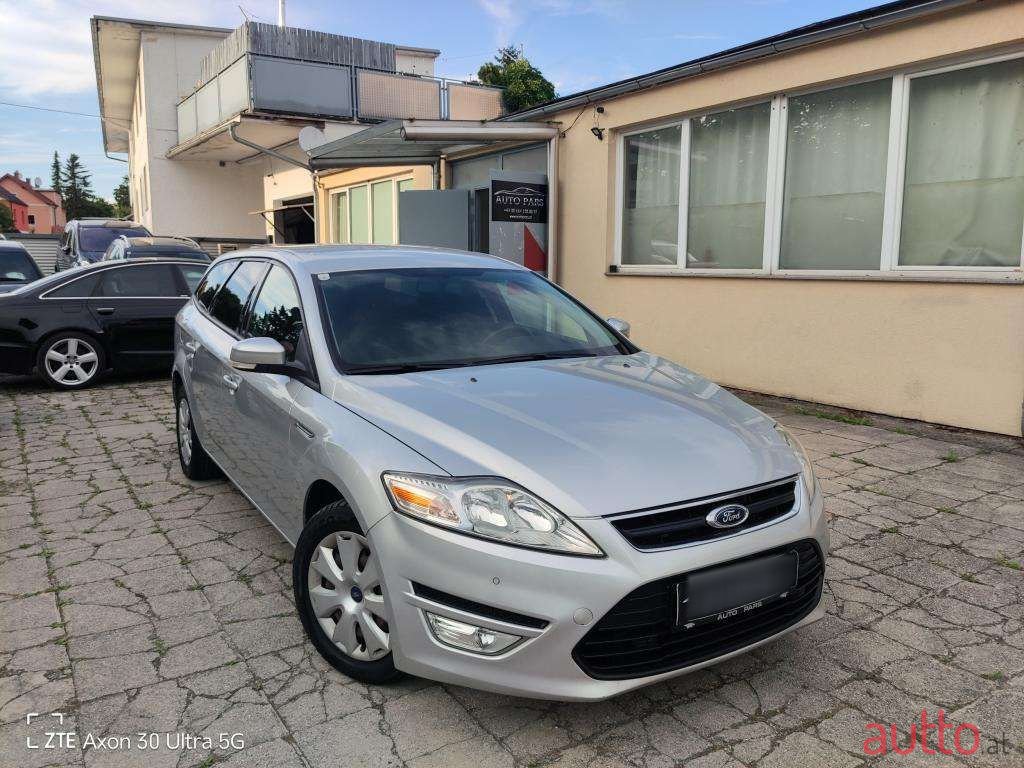 2011' Ford Mondeo photo #3