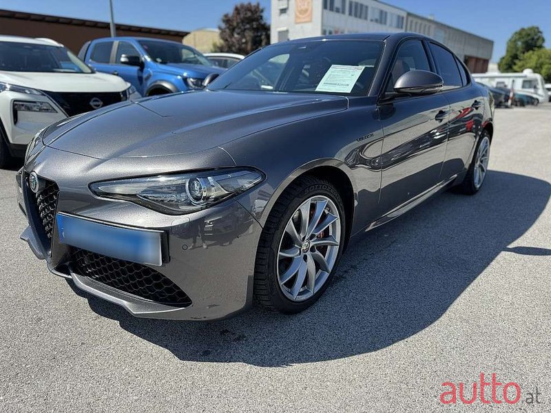 2021' Alfa Romeo Giulia photo #1