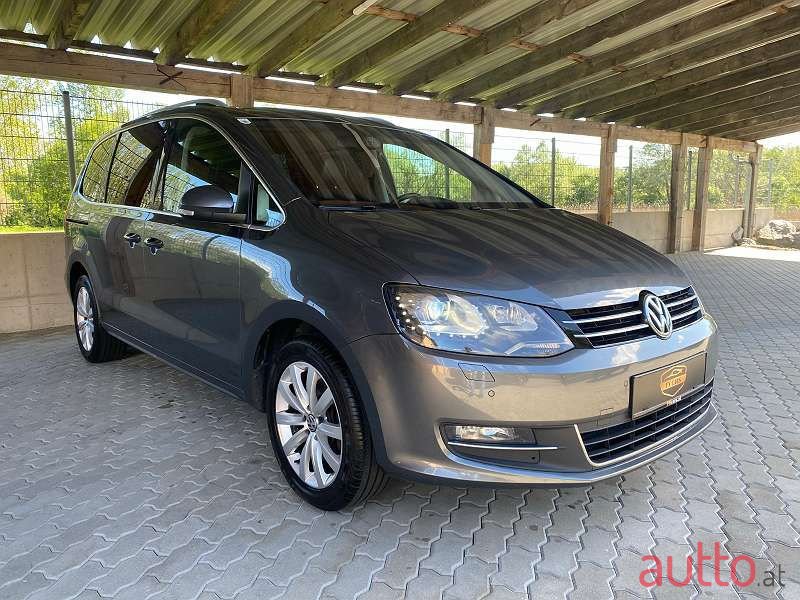 2011' Volkswagen Sharan photo #1