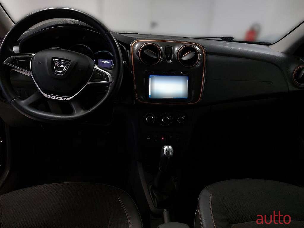 2017' Dacia Sandero photo #4