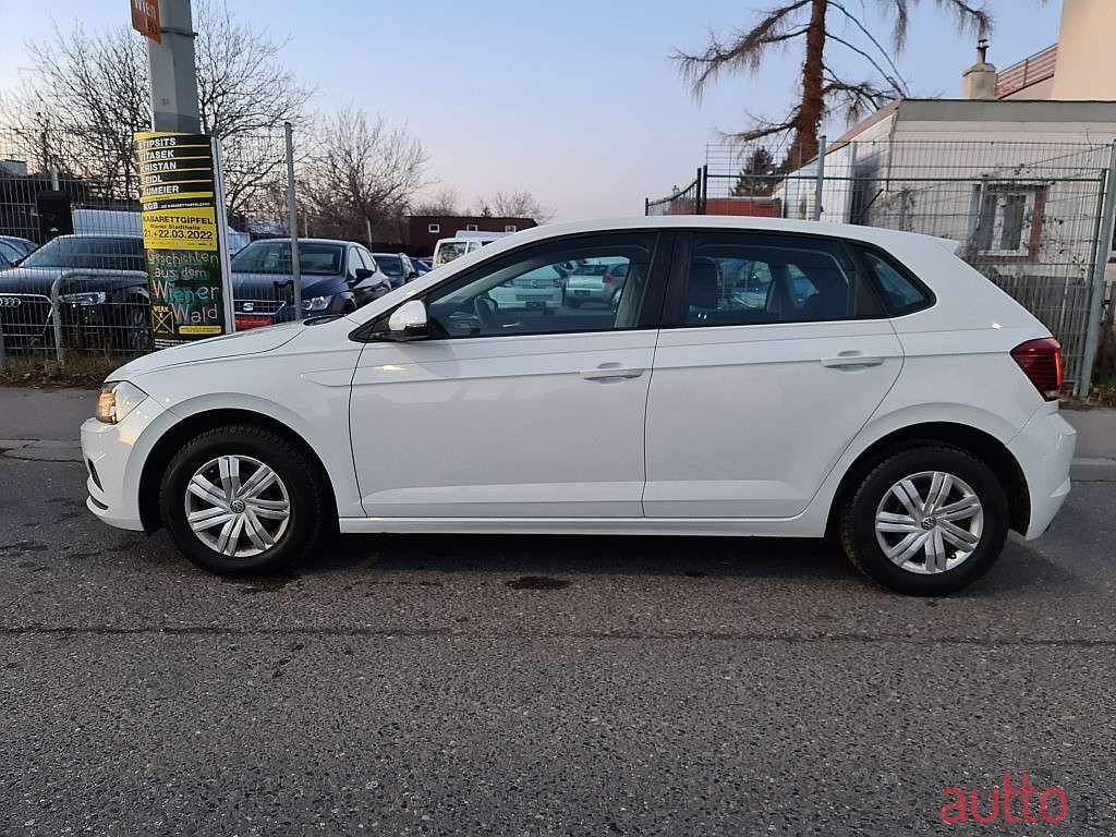 2019' Volkswagen Polo photo #2