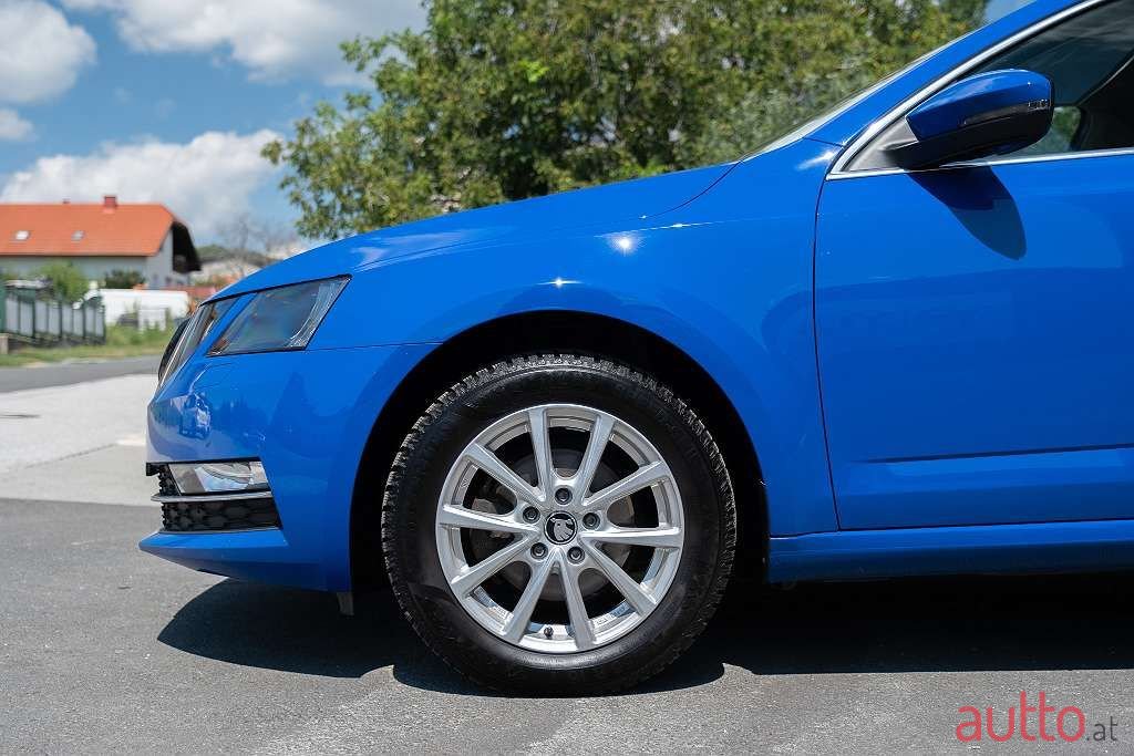 2019' Skoda Octavia photo #5