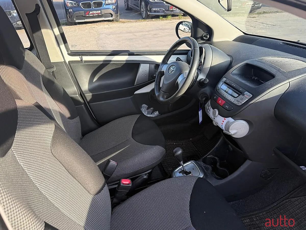 2013' Toyota Aygo photo #6