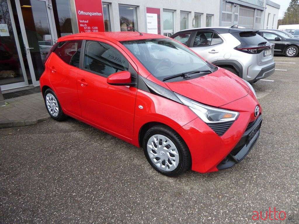 2022' Toyota Aygo photo #5